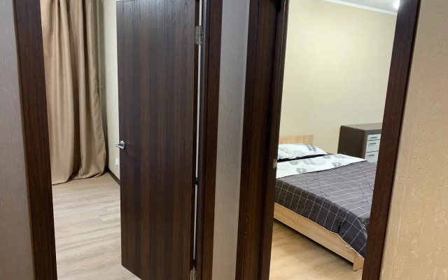 Flat 3-Komnatnaya U Metro Lesoparkovaya