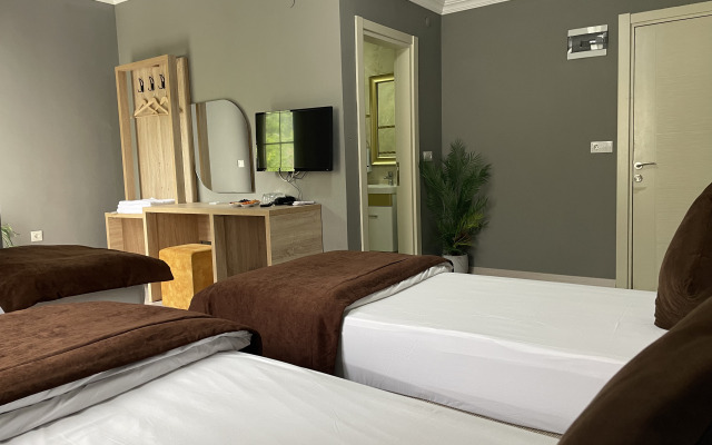 Pugari Hotel