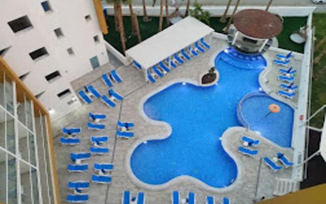 Captain Pier Hotel