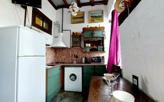 U Storozhevoy Bashni Apartments