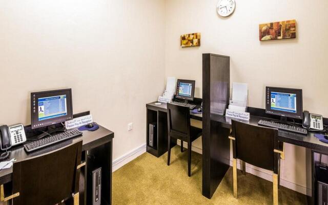 Holiday Inn Express Dubai Airport, an IHG Hotel