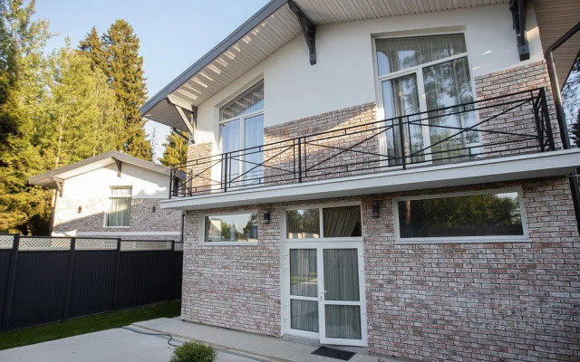 U Reki S Baney Private house