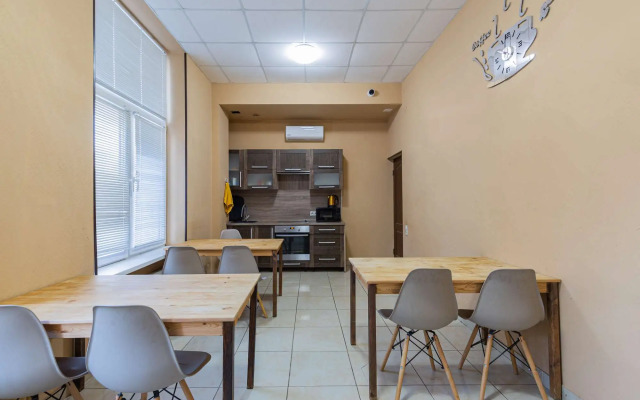 Отель Эдейл