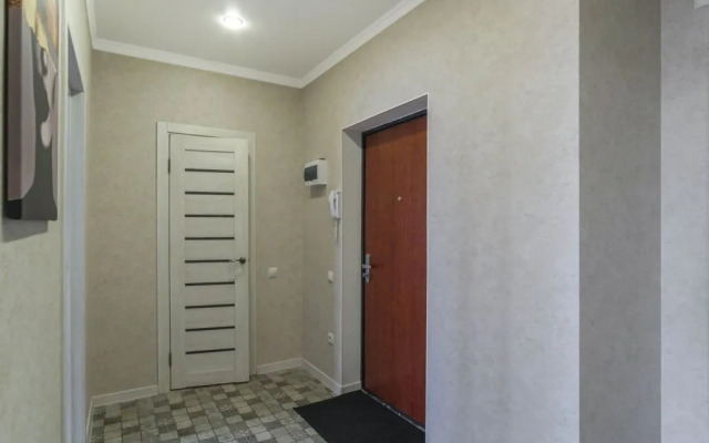 Na Pervomayskoy Ulitse 70 Flat