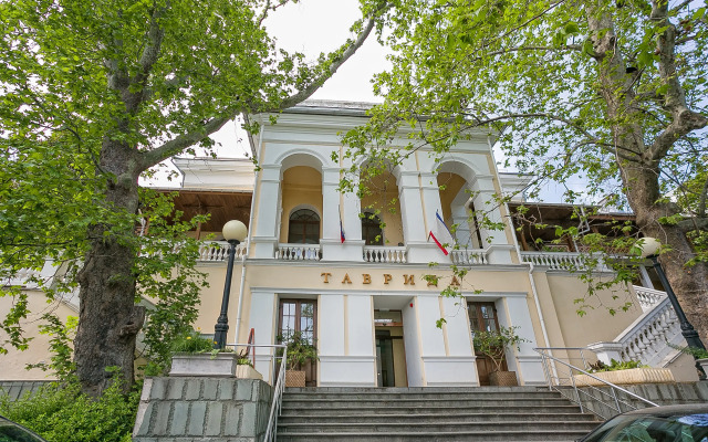 Апартаменты Люкс модест в Тавриде на набережной Ялты