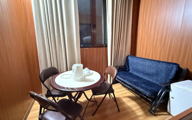 Kolorado Hotel
