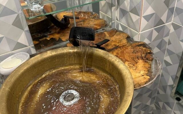 Апартаменты Люкс на 2-й Рощинской 10