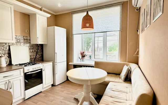 Okolo Metro Flat