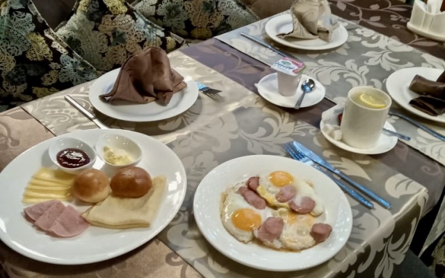 Tarlan Hotel