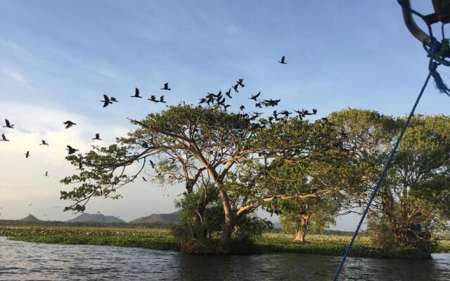 Golden Wild Yala Hotel