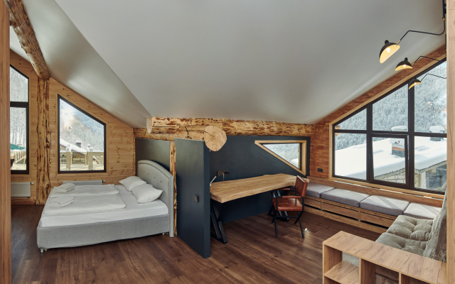 Kedr 760, 5 spalen, 12 gostej s Bassejnom i Banej Chalet