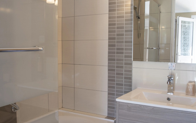 Отель Les 13 Assiettes