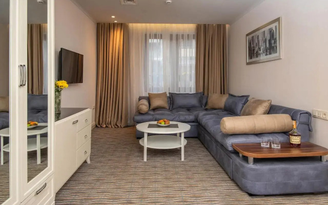 City Avenue Hotel