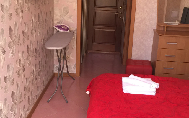 Studiya s vidom na sad Apartments
