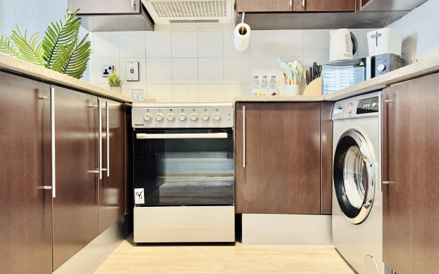 Апартаменты Cosmos Living Spacious Studio With Balcony