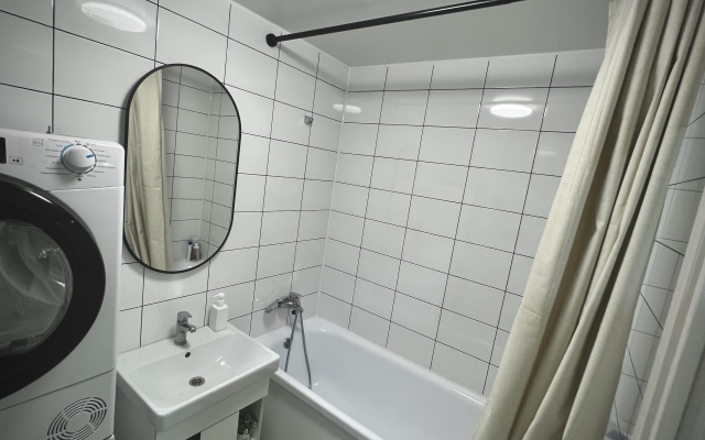 U Metro Bulvar Rokossovskogo Flat