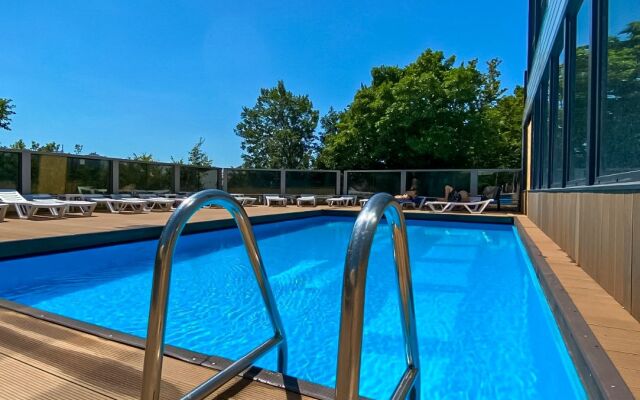 Greis Nebug Kalipso Hotel