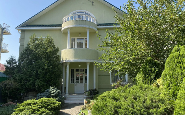 Guest House Uyut
