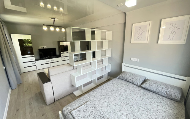 Chaykovskogo 8 Apartments