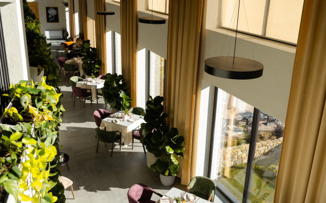 Отель Mairi Park Hotel