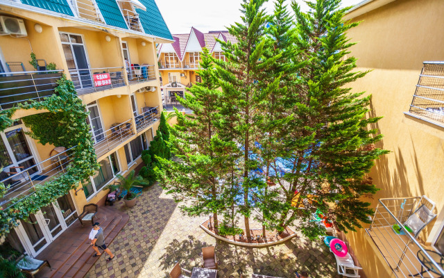 U Morya S Basseinom v Zhk Solnechniy apt31 Apartment