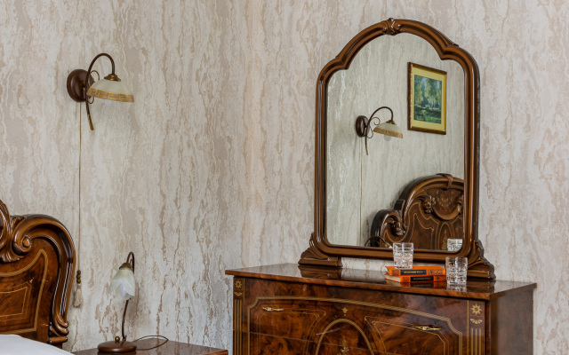 Nomera Na Ploschadi Vosstaniya Guest house