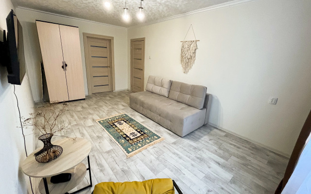 Квартира Life Kirovsk 8 Большая и Уютная