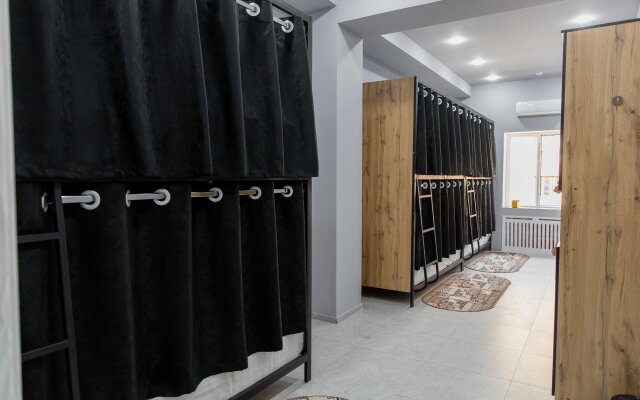 Safarov's Family Hostel