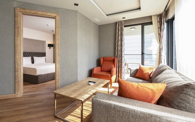 La Boutique Hotel & Suites (Adult Only 16+)