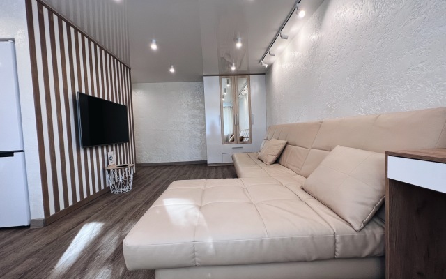 Sozvezdie Kamchatki Na Pr-Te 50 Let Oktyabrya 15/3 Apartments