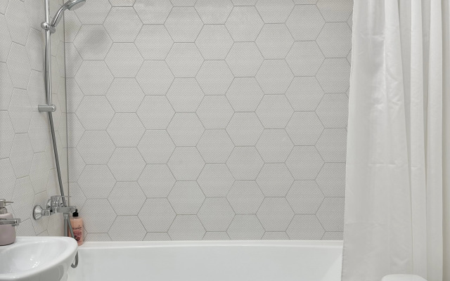 Квартира Уютная и современная студия на Родонитовой 35