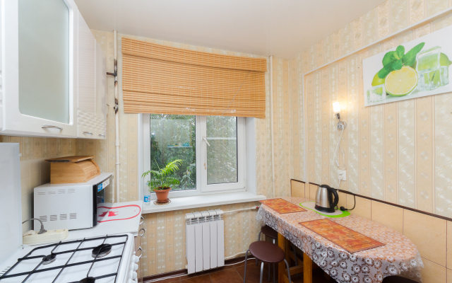 On Leningradskaya 8 Flat