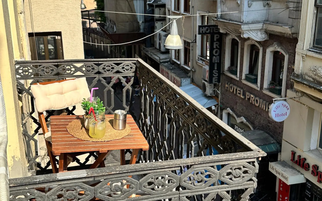 New Pera Hotel