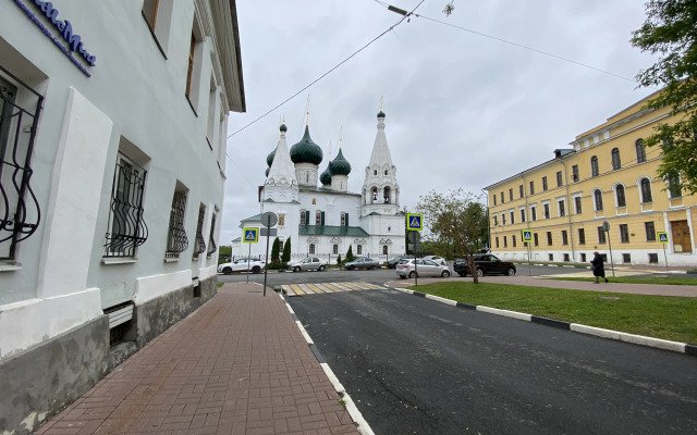 Dizaynerskaya V Tsentre Yaroslavlya Flat