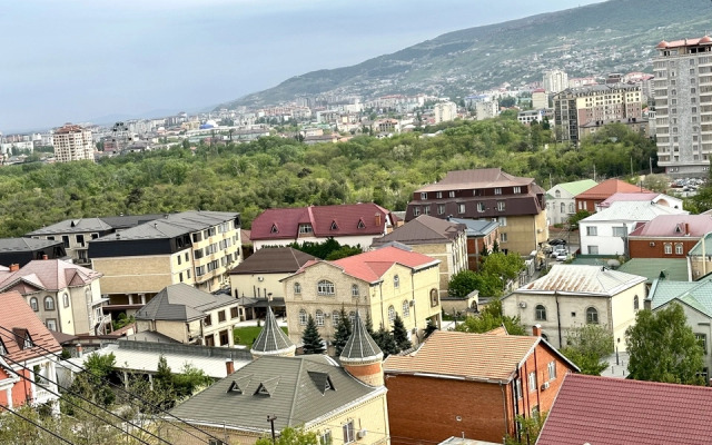 Квартира Гаджиева 164