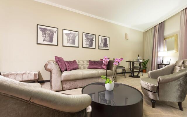 Constantine the Great Hotel