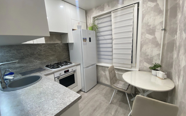 Квартира Двухкомнатная у метро напротив Северного вокзала