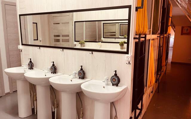 ZyobraHouse Hostel