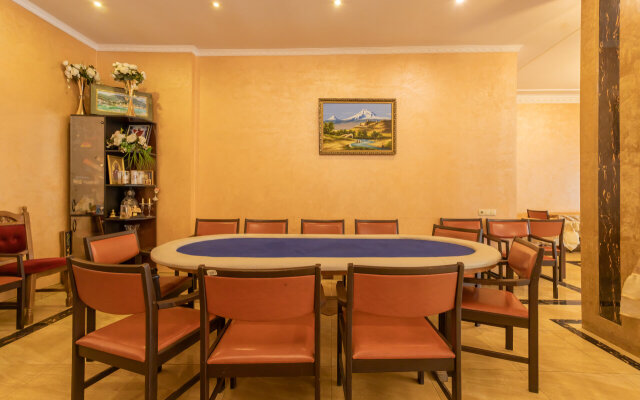Van Gold Guest house