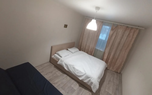 Na Ulitse Verkhnyaya Dubrova 32 Flat