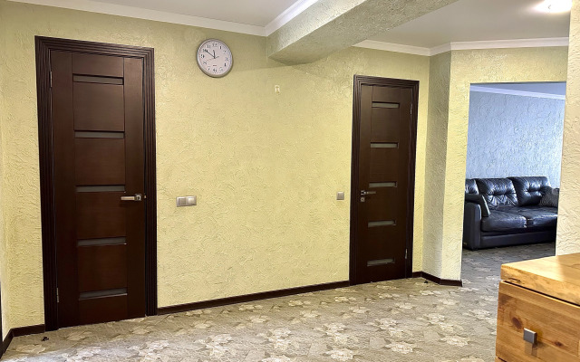 Квартира Уютный уголок просторная двухкомнатная квартира возле парка