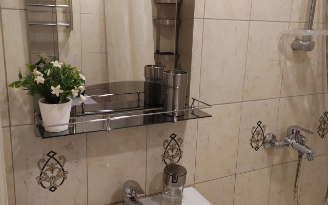 Sovremennaya Kvartira Nedaleko Ot Aeroporta I Metro Flat