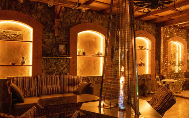 Частный Дом в Горах с Бассейном