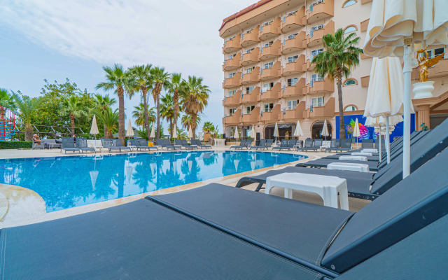 Pyxis Point Hotel - All Inclusive