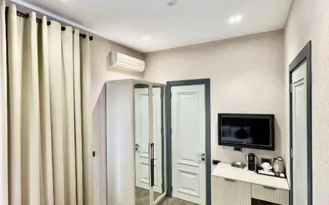 Nizami Central Park Hotel