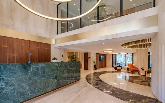 Lyuks Odnokomnatny S Balkonom v otele Grand Cascade Apartments