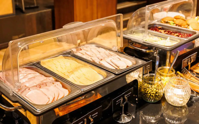 Отель Azimut Кемерово