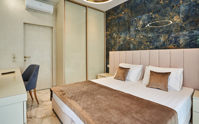 Апартаменты Метрополь Lamare Трехкомнатные с Балконом и Бассейном на Крыше