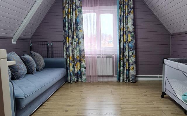 S Krasnym Zalom Private house