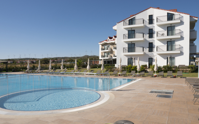 Acroter Hotel & Spa